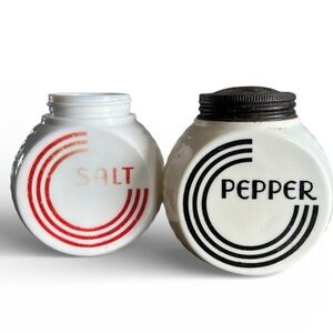 Vintage 1940’s Art Deco Red Anchor Hocking Vitrock Salt And Pepper Shakers